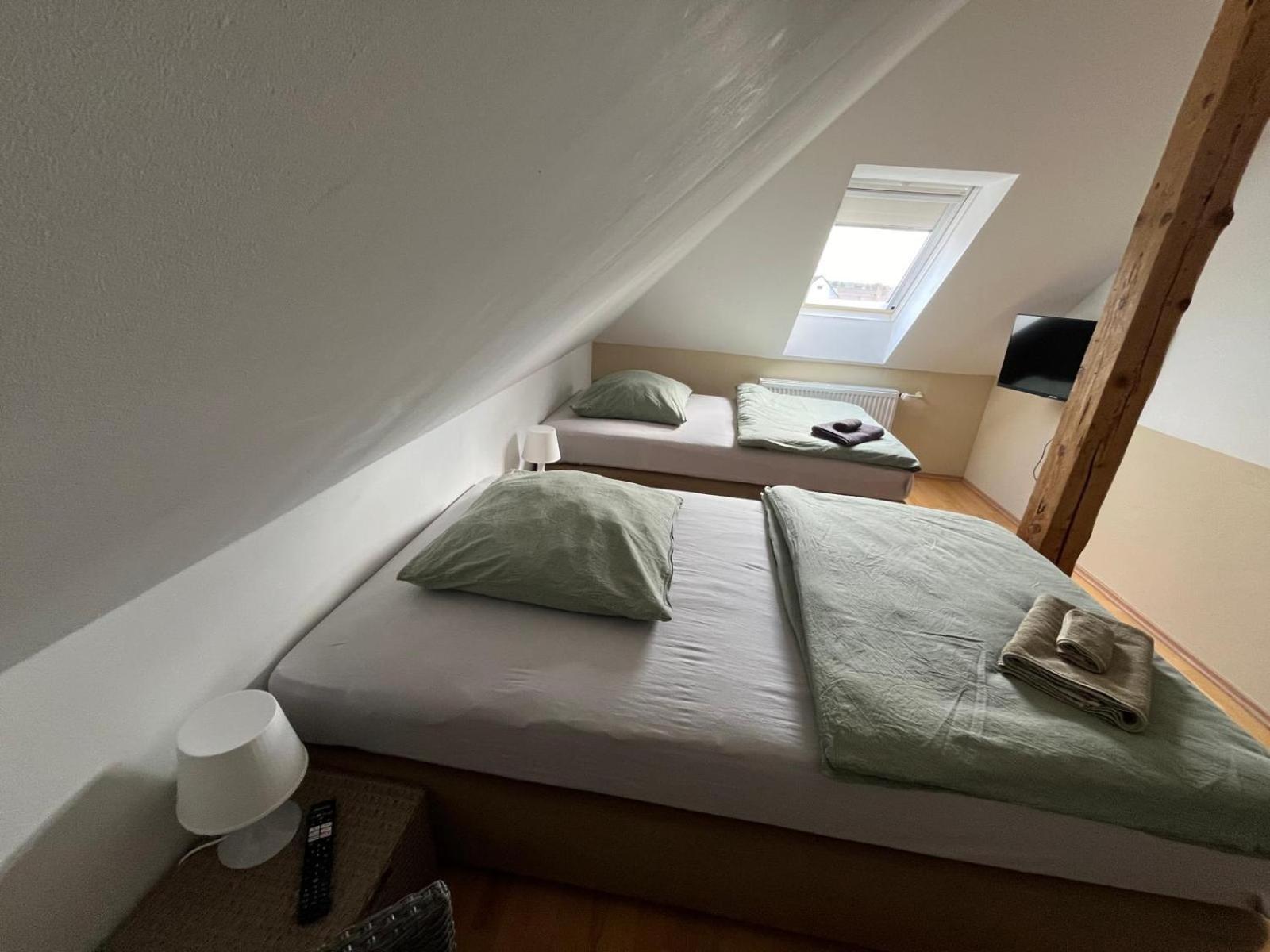 Doppelzimmer-Bad-Kuehlschrank-Tv-19 Meine Eksteriør bilde