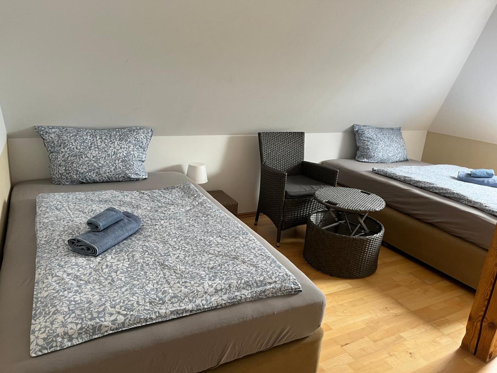 Doppelzimmer-Bad-Kuehlschrank-Tv-19 Meine Eksteriør bilde