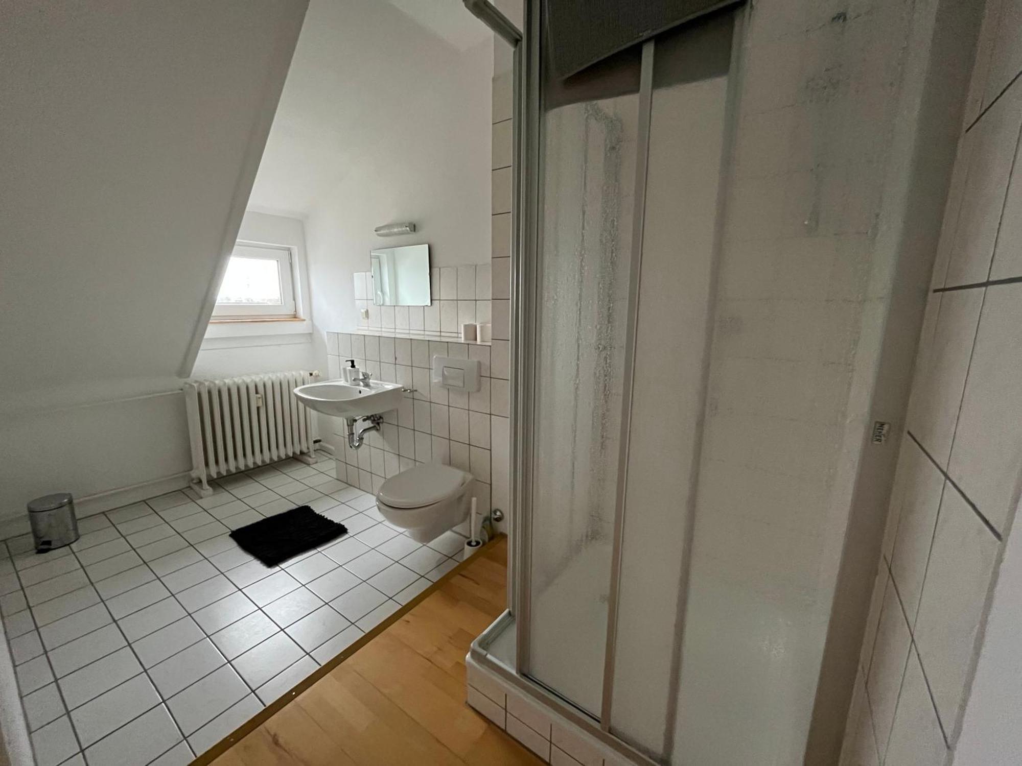 Doppelzimmer-Bad-Kuehlschrank-Tv-19 Meine Eksteriør bilde