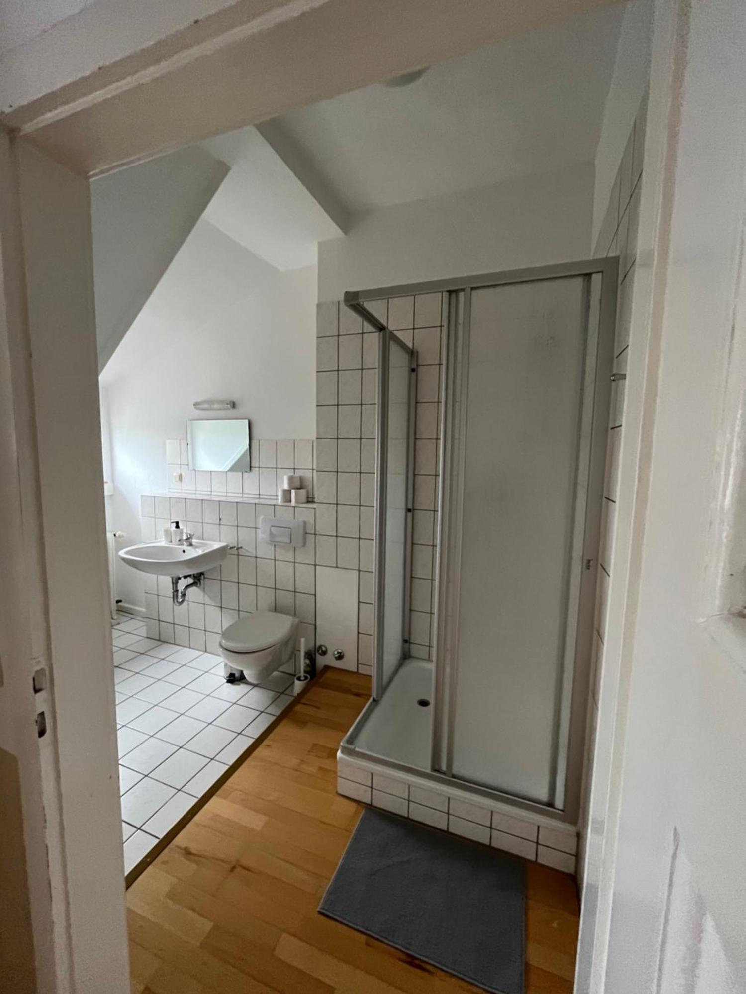 Doppelzimmer-Bad-Kuehlschrank-Tv-19 Meine Eksteriør bilde
